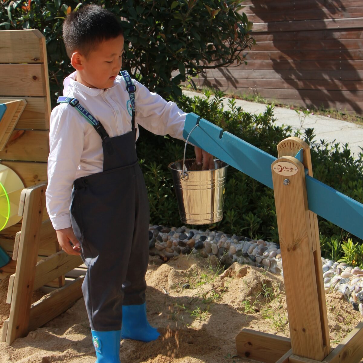 Medinės balansinės svarstyklės smėlio dėžei – Paveikslėlis 3