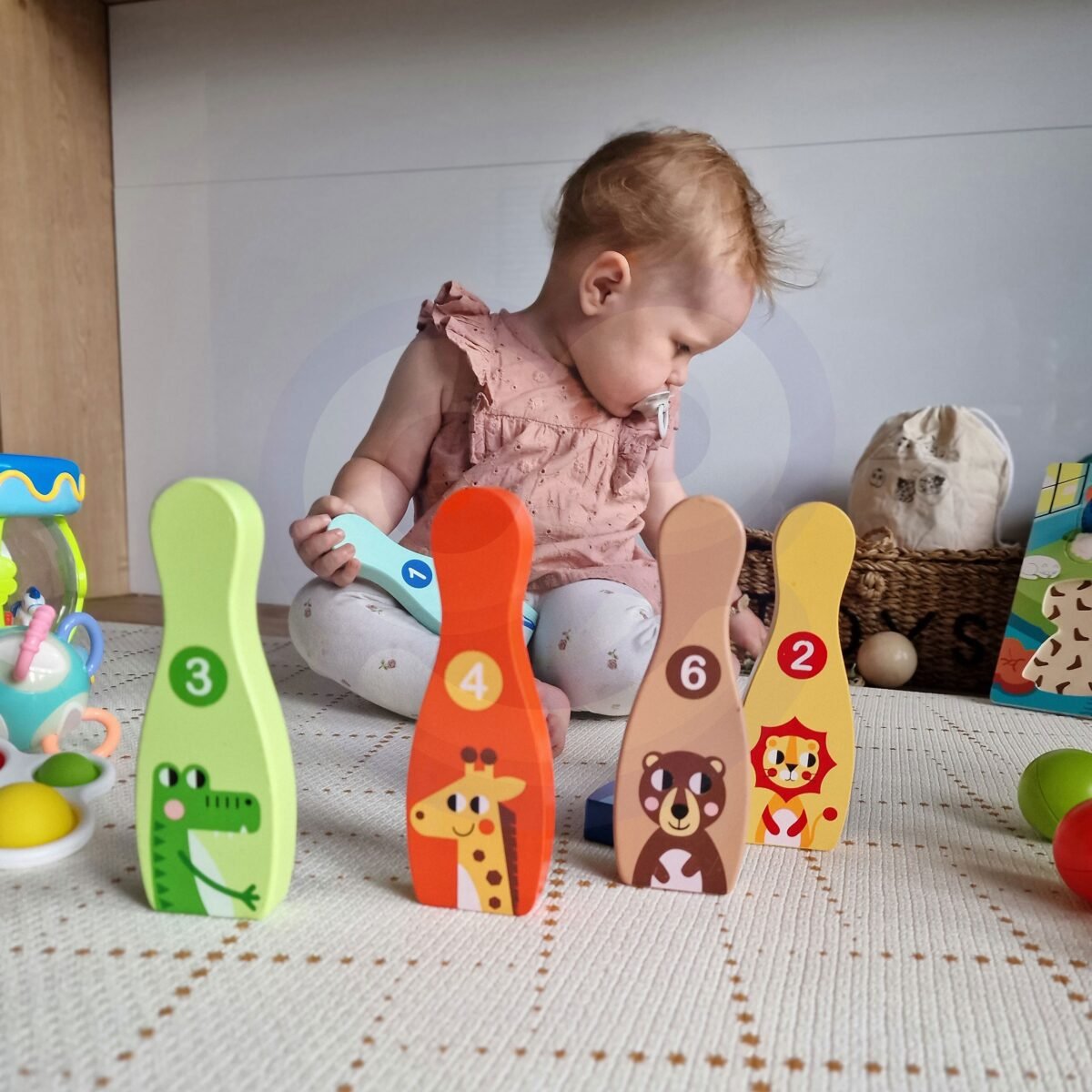 Mediniai gyvūnėlių kėgliai vaikams su kamuoliu – Paveikslėlis 3