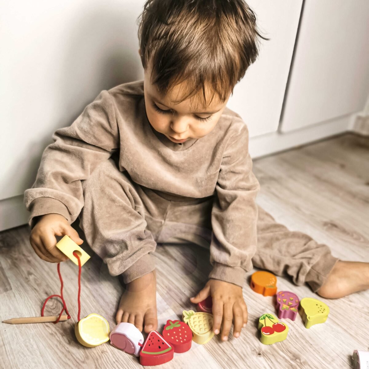 Mediniai vaisių vėrimo karoliukai 13 dalių – Paveikslėlis 9