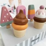 Medinis 5 dalių ledų ant pagaliukų rinkinys su stovu – Paveikslėlis 7