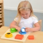 Medinis Montessori formų ir tekstūrų rūšiuoklis