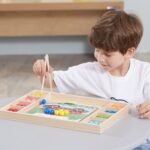 Medinis Montessori žaidimas spalvų ir raštų derinimui su įrankiais