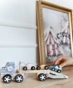 Medinis autovežis su automobiliais – Paveikslėlis 3