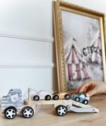Medinis autovežis su automobiliais – Paveikslėlis 3