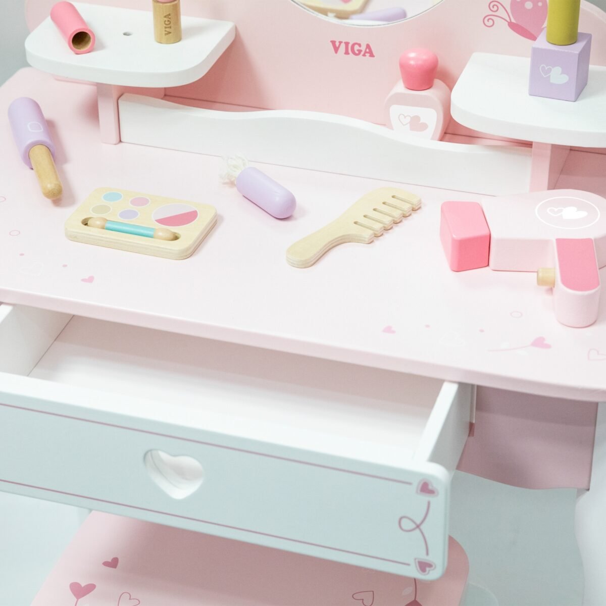 Medinis baltai rožinis tualetinis staliukas su veidrodžiu ir kėdute – Paveikslėlis 11