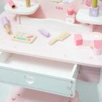 Medinis baltai rožinis tualetinis staliukas su veidrodžiu ir kėdute – Paveikslėlis 11