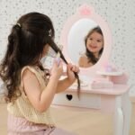 Medinis baltai rožinis tualetinis staliukas su veidrodžiu ir kėdute – Paveikslėlis 4