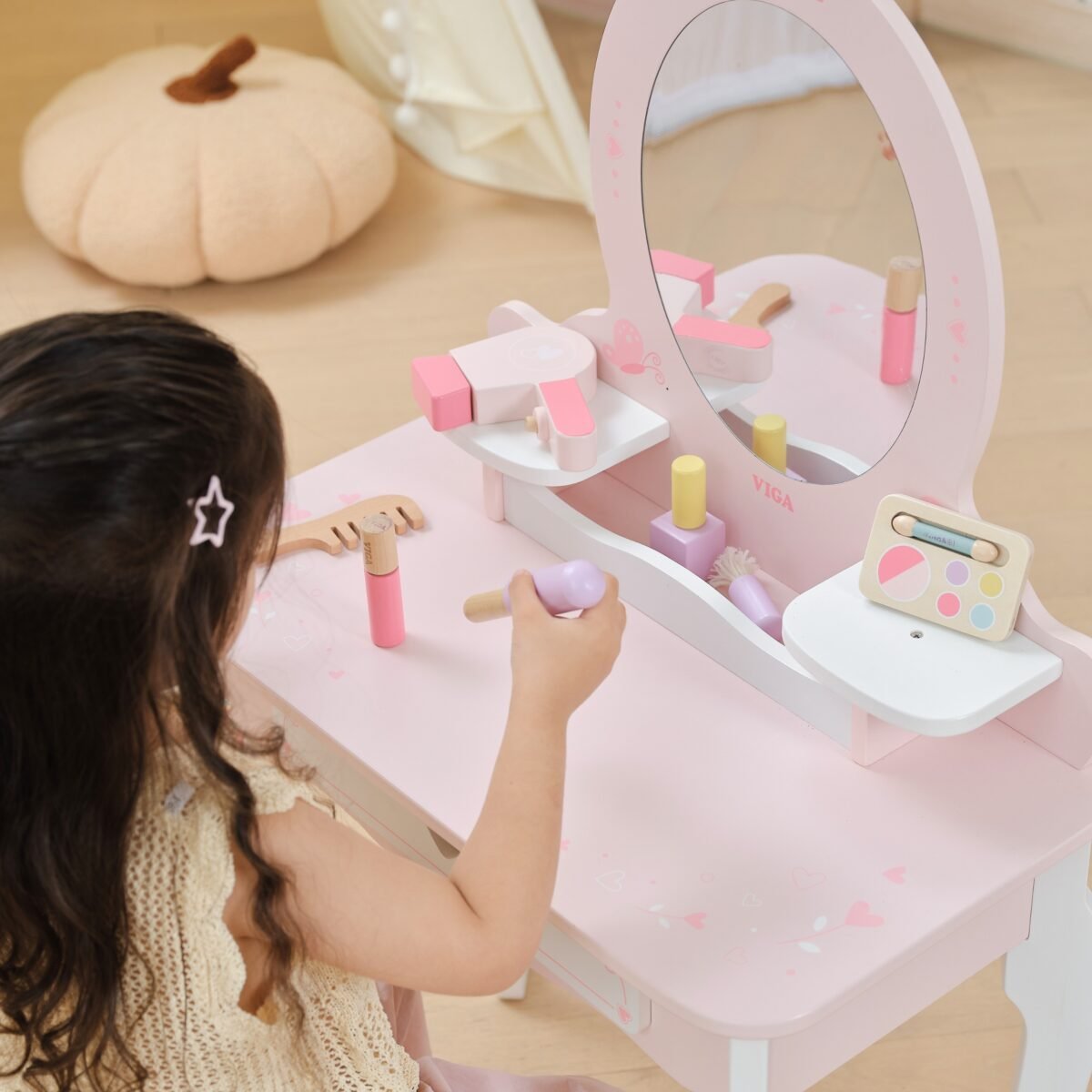 Medinis baltai rožinis tualetinis staliukas su veidrodžiu ir kėdute – Paveikslėlis 9