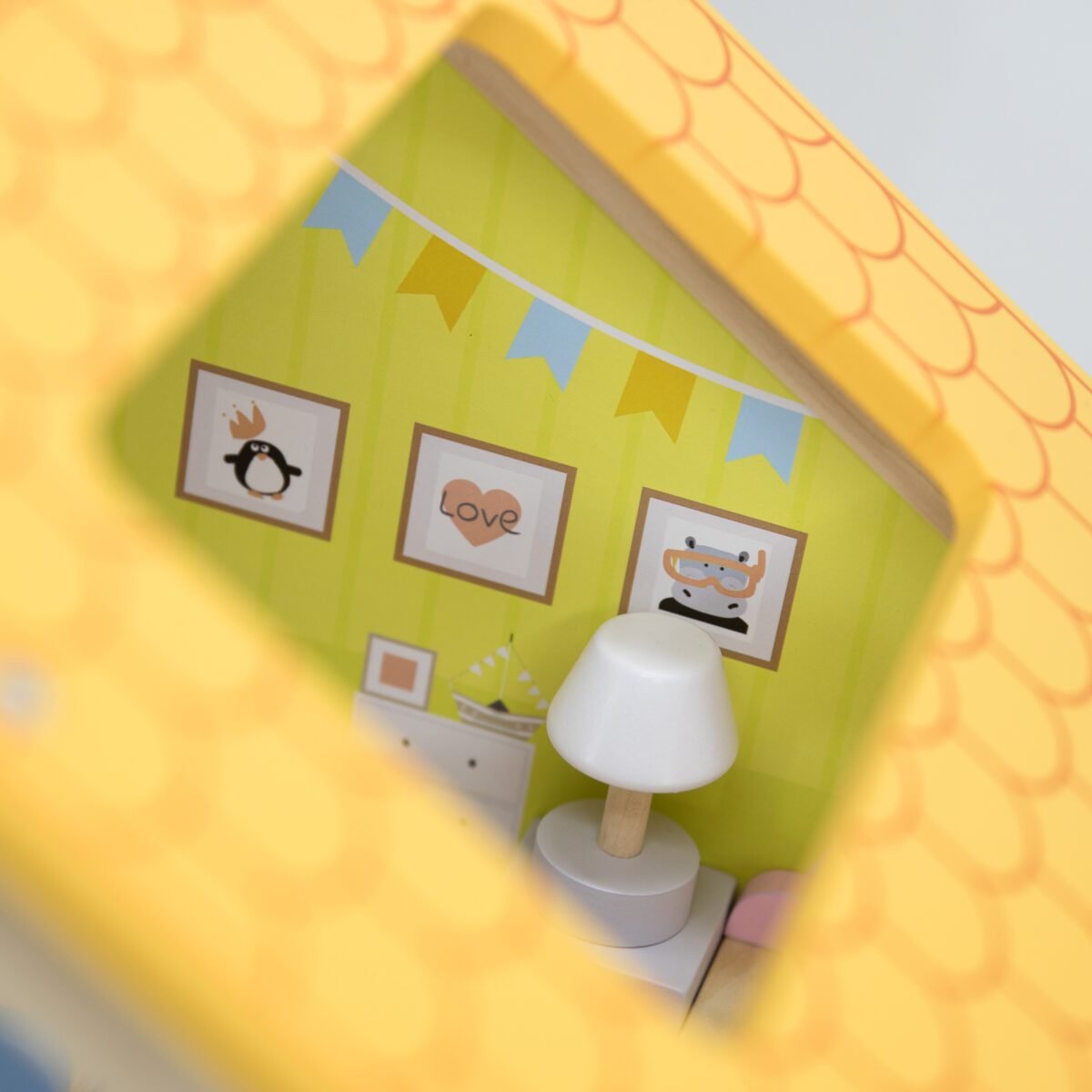 Medinis didelis lėlių namelis su baldais ir priedais – Paveikslėlis 4