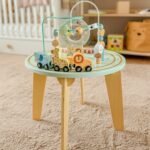 Medinis lavinamasis staliukas su motorikos kilpa ir rūšiuokliu – Paveikslėlis 2