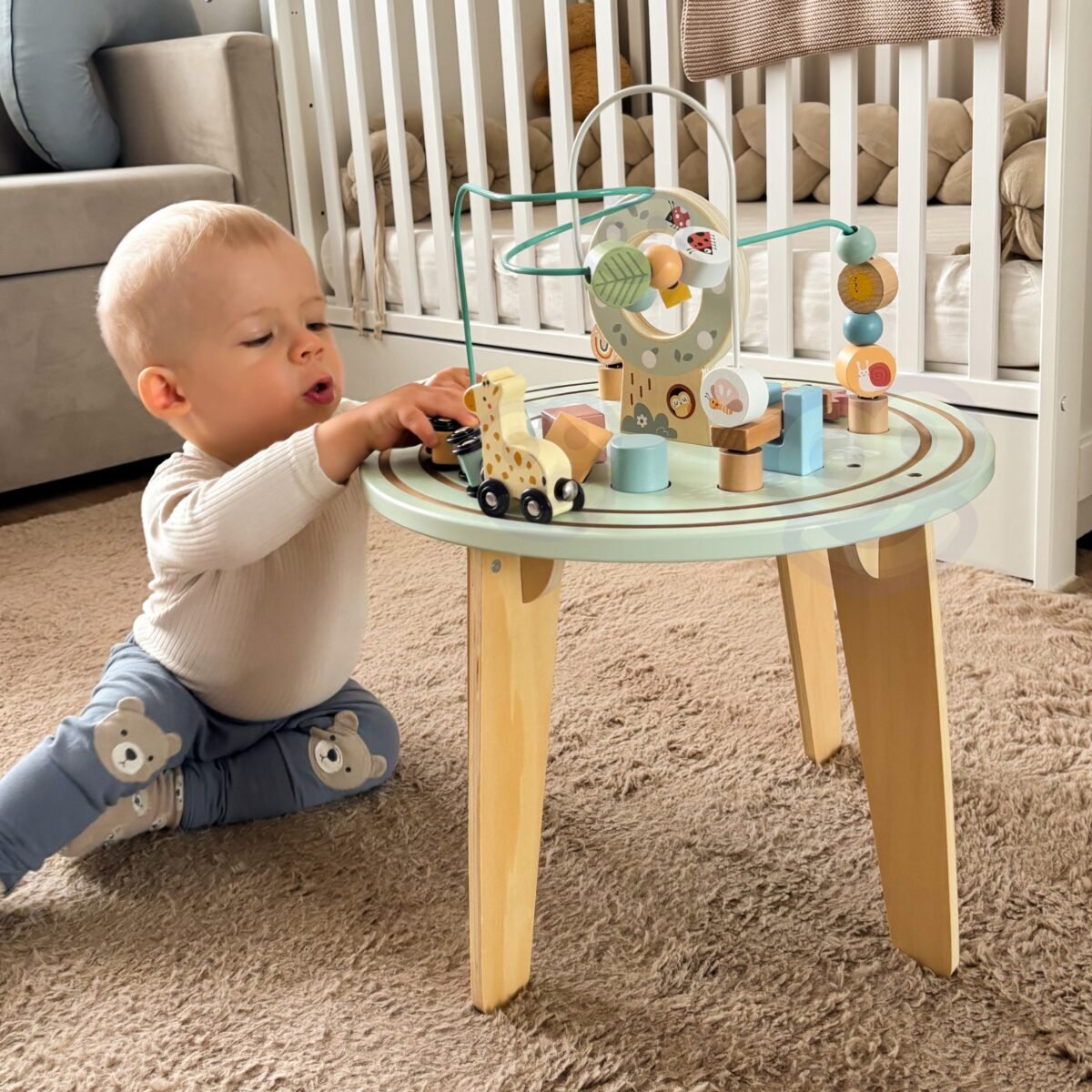 Medinis lavinamasis staliukas su motorikos kilpa ir rūšiuokliu – Paveikslėlis 4