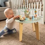 Medinis lavinamasis staliukas su motorikos kilpa ir rūšiuokliu – Paveikslėlis 4