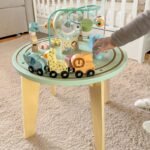 Medinis lavinamasis staliukas su motorikos kilpa ir rūšiuokliu – Paveikslėlis 6