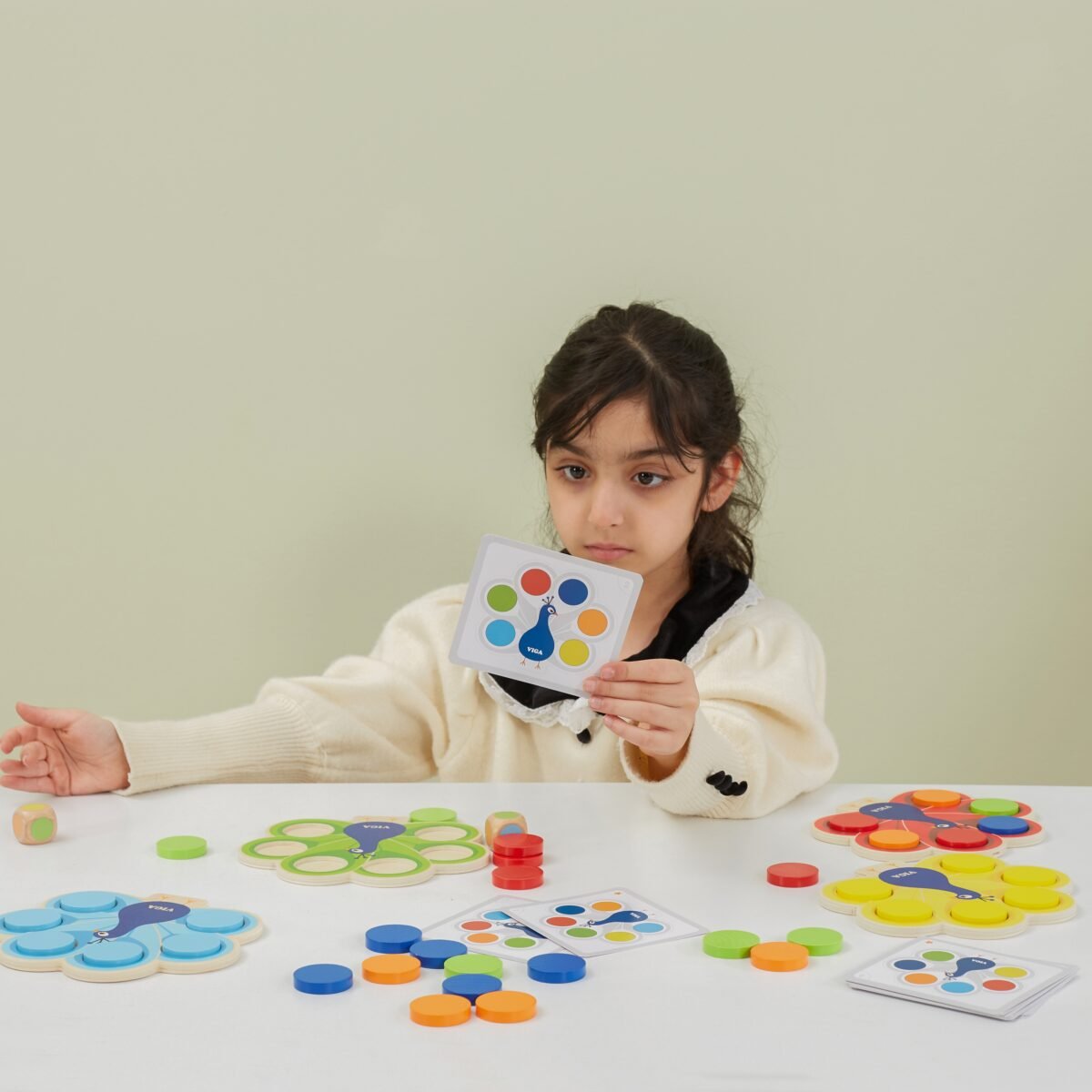 Medinis lavinamasis žaidimas Pavo uodega spalvų derinimui – Paveikslėlis 3