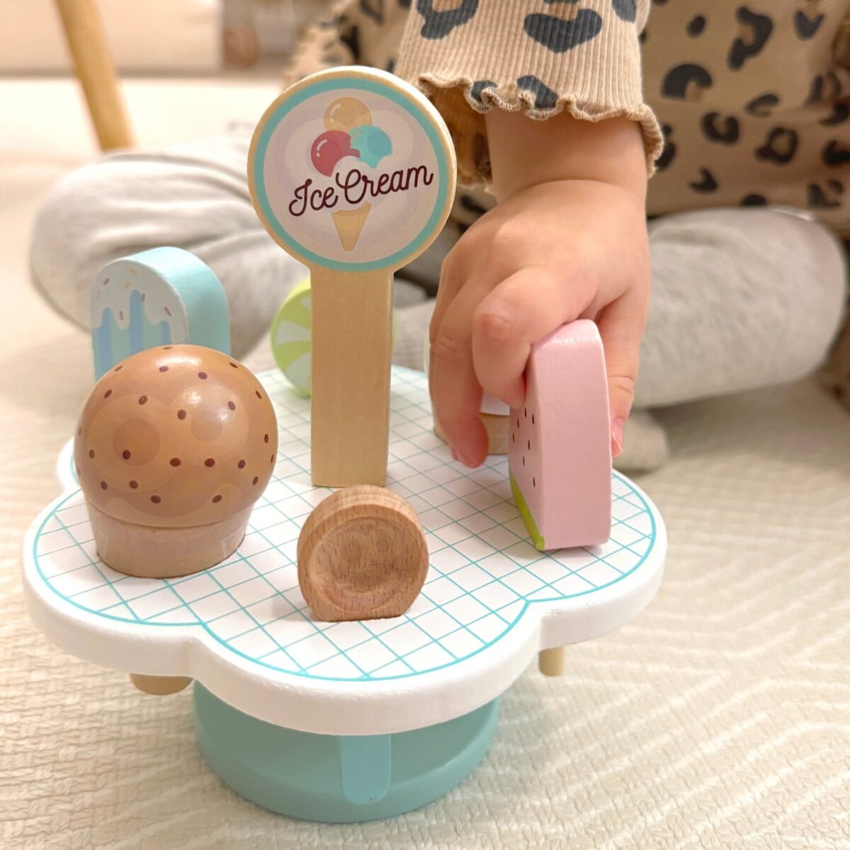 Medinis ledų rinkinys su magnetais ir stovu – Paveikslėlis 5