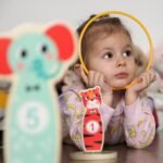 Medinis mėtymo žaidimas su gyvūnėlių stulpeliais