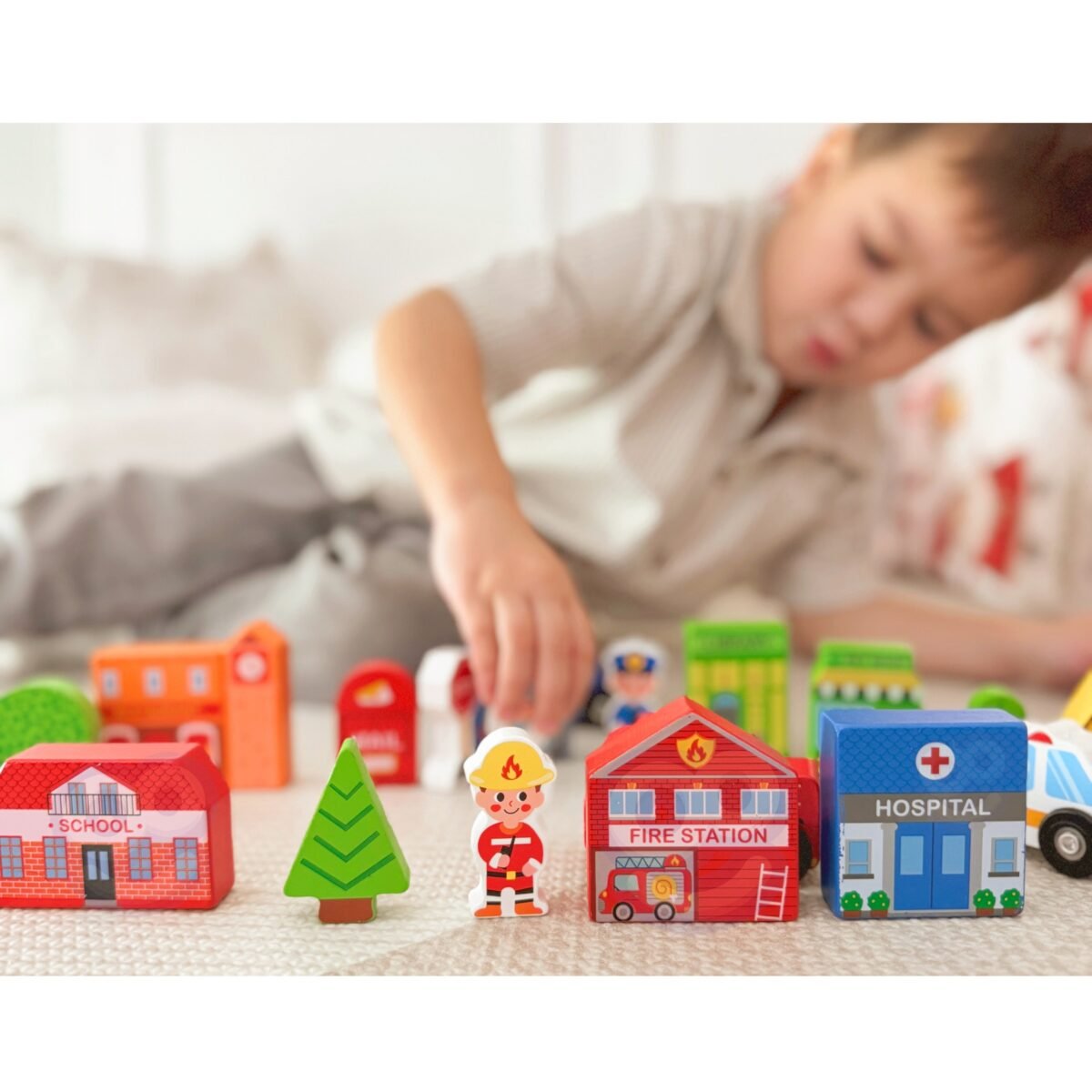 Medinis miesto statybos rinkinys su figūrėlėmis – Paveikslėlis 5