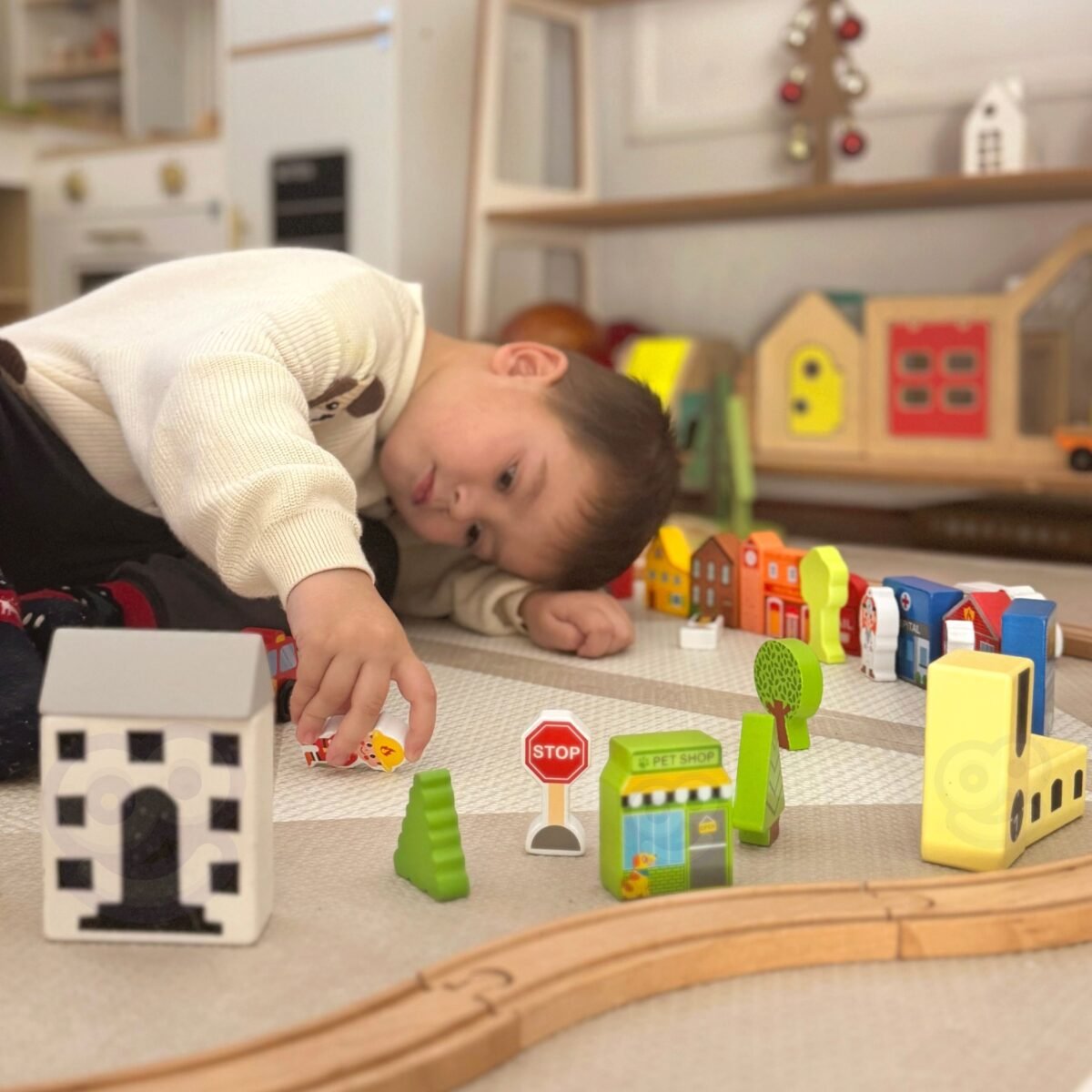 Medinis miesto statybos rinkinys su figūrėlėmis – Paveikslėlis 8