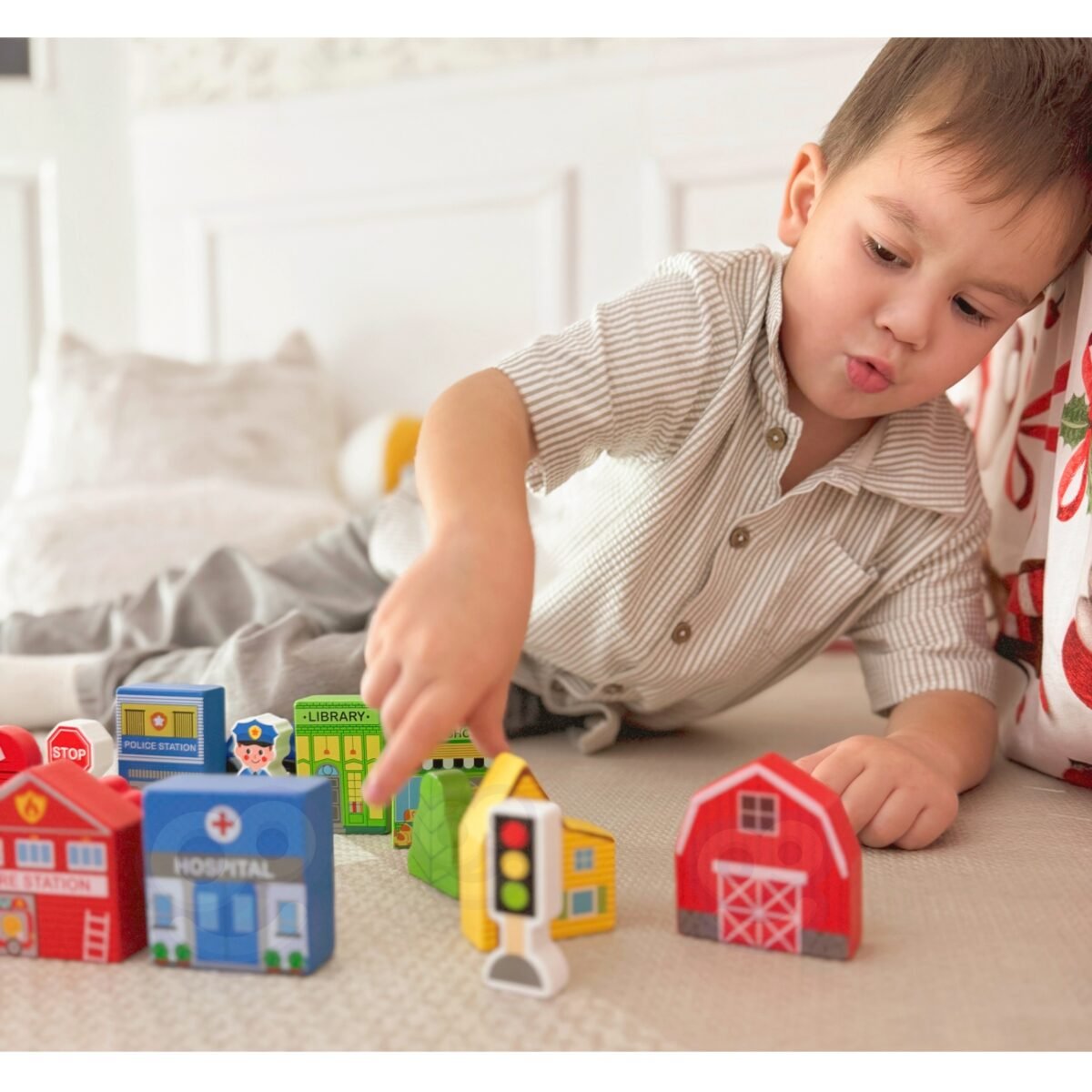 Medinis miesto statybos rinkinys su figūrėlėmis – Paveikslėlis 9