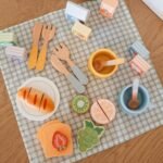 Medinis pikniko rinkinys lagaminėlyje su pjaustomais vaisiais ir pusryčių priedais – Paveikslėlis 5