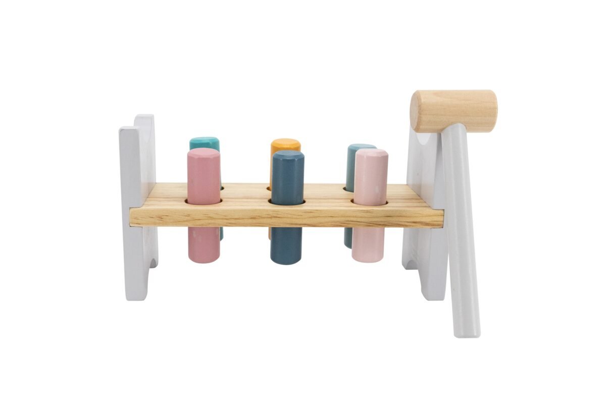 Medinis spalvotas kalimo staliukas su plaktuku – Paveikslėlis 7