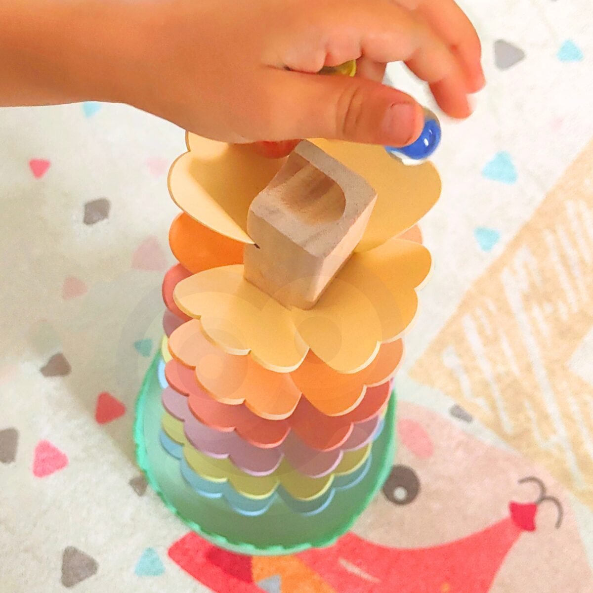 Medinis spiralinis rutuliukų bokštas su garsais – Paveikslėlis 2