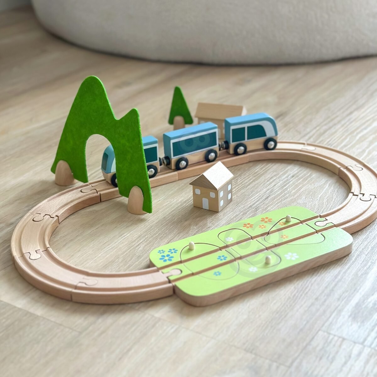 Medinis traukinio rinkinys su formų rūšiuokle, 40 detalių – Paveikslėlis 4