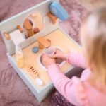 Medinis vonios žaidimo rinkinys su higienos priedais – Paveikslėlis 2