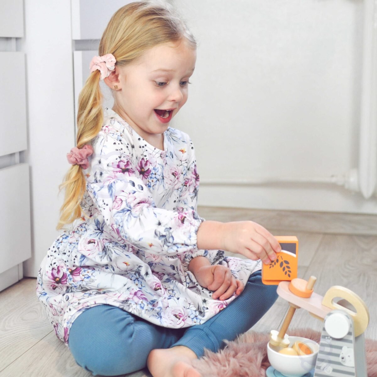 Medinis žaislinis mikseris su priedais – Paveikslėlis 5