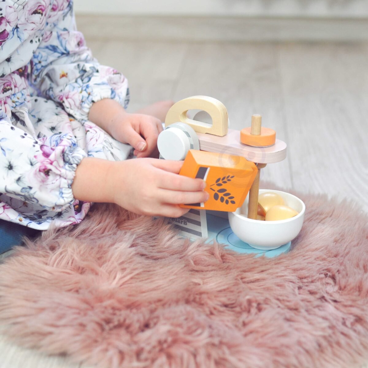 Medinis žaislinis mikseris su priedais – Paveikslėlis 6