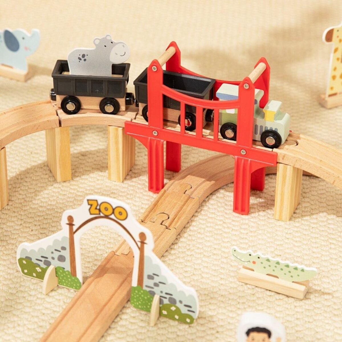 Medinis zoologijos sodo traukinio rinkinys su gyvūnais, 60 dalių – Paveikslėlis 4