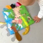 Medžiaginė knygelė kūdikiams su miško gyvūnų uodegėlėmis – Paveikslėlis 3