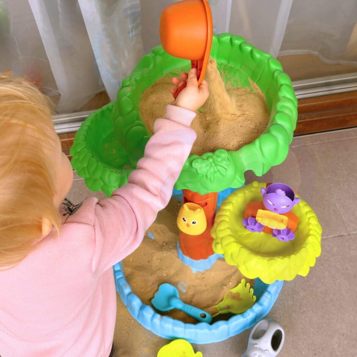 Medžio formos vandens ir smėlio staliukas 2 viename su priedais – Paveikslėlis 3