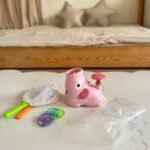 Miklumo žaidimas diskams gaudyti su drambliuku paleidėju ir akiniais