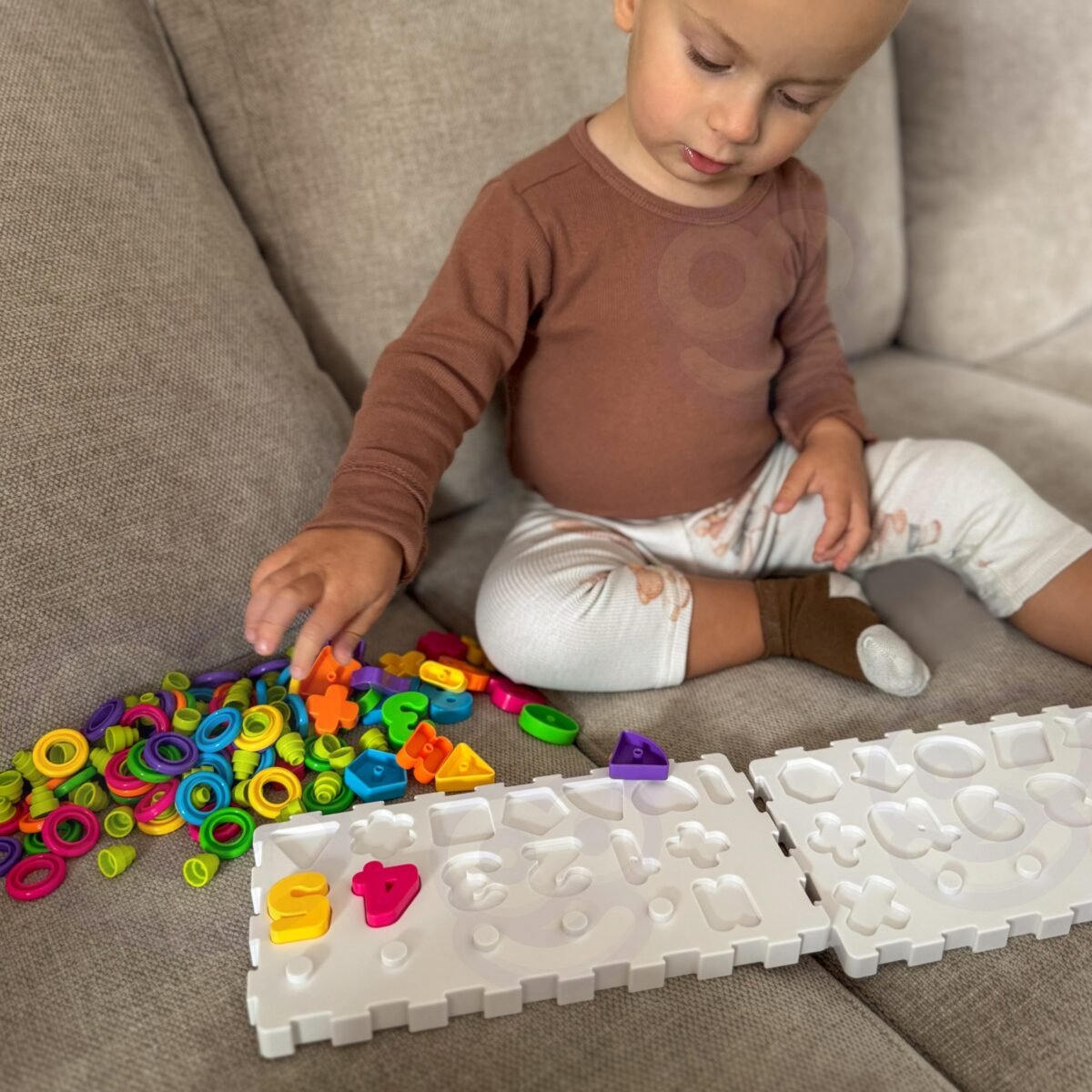 Montessori lavinamoji dėlionė su raidėmis, skaičiais ir formomis, 139 dalių – Paveikslėlis 4