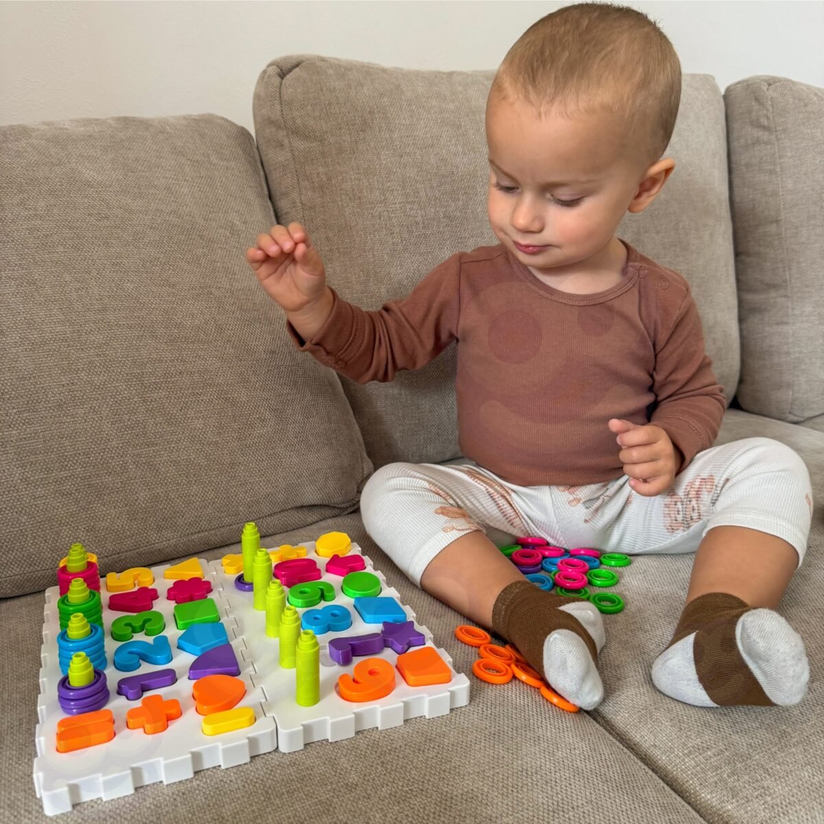 Montessori lavinamoji dėlionė su raidėmis, skaičiais ir formomis, 139 dalių – Paveikslėlis 6