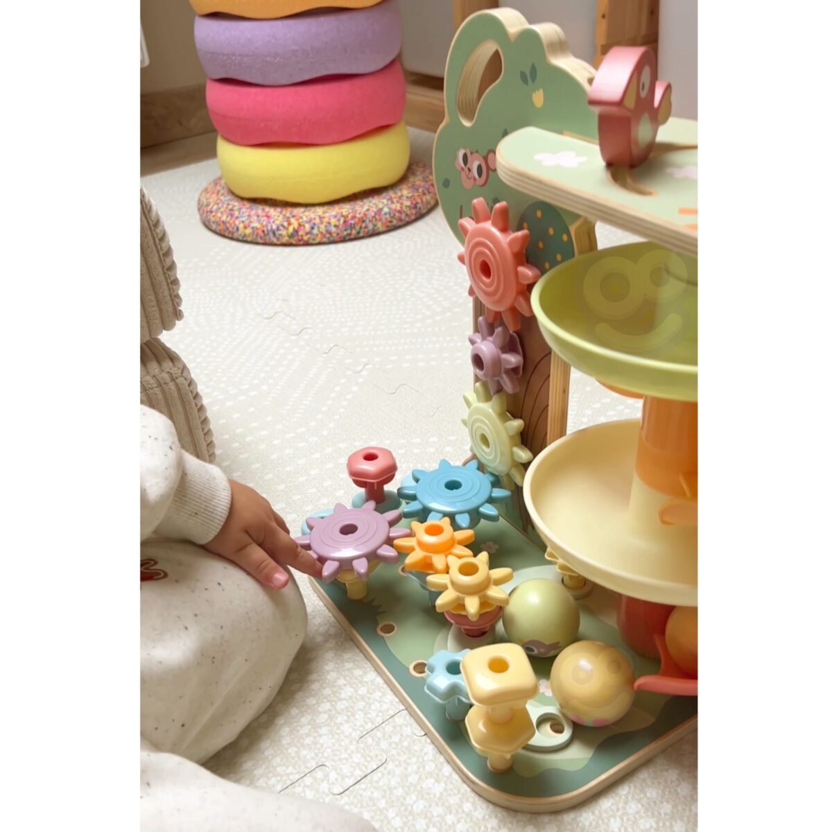 Montessori veiklos medelis su rutuliukų trasa – Paveikslėlis 6