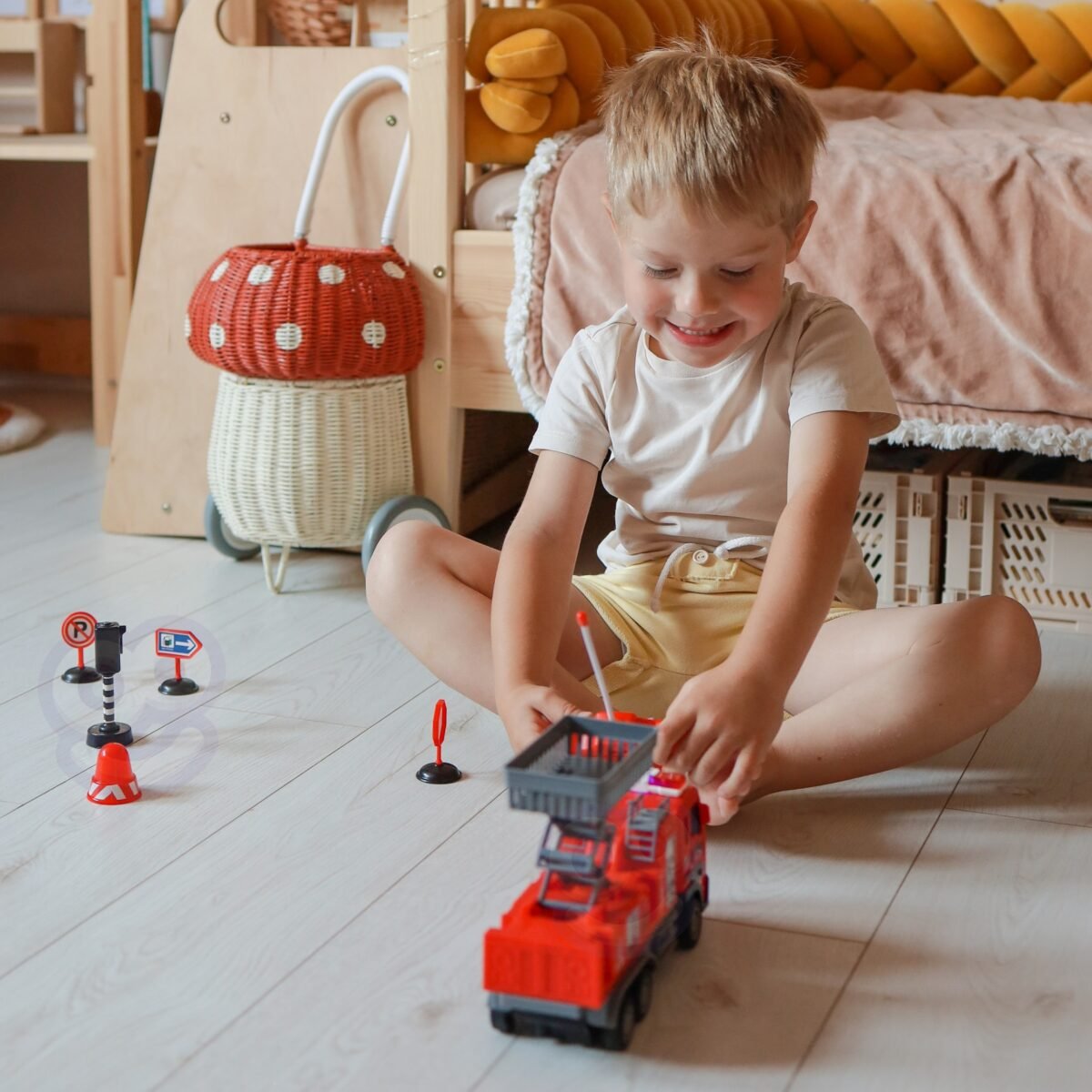 Nuotoliniu būdu valdomas gaisrinis automobilis su keltuvu – Paveikslėlis 5