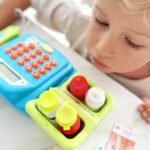 Parduotuvės kasa su skeneriu, lentyna ir priedais – Paveikslėlis 3