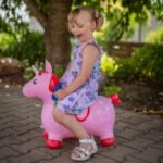 Pripučiamas rožinis vienaragis šokliukas su pompa – Paveikslėlis 4