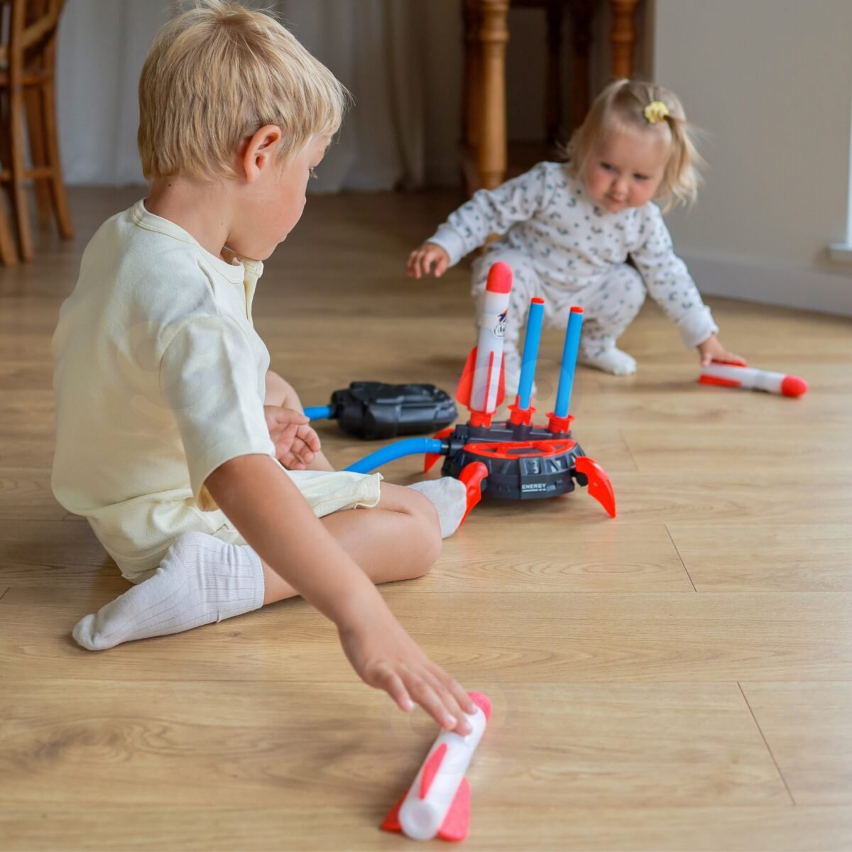 Putplasčio raketų paleidimo rinkinys su kojine pompa ir 6 raketomis – Paveikslėlis 8