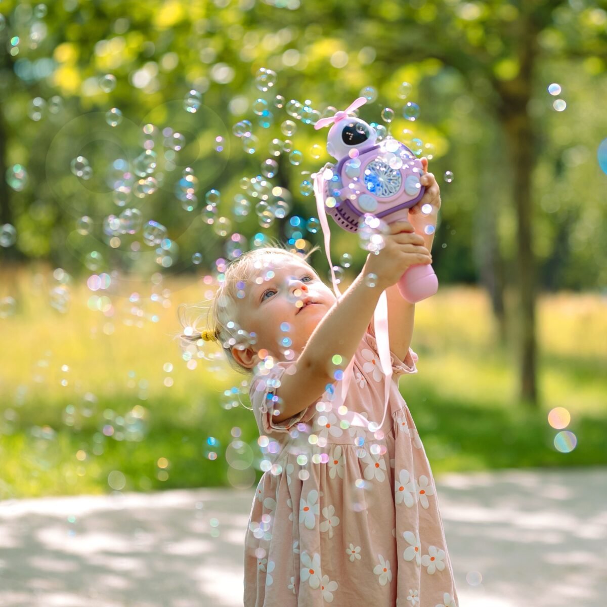 Rožinė astronauto burbulų mašinėlė su šviesomis – Paveikslėlis 3