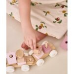 Medinis traukinukas su vagonėliais ir kaladėlėmis – Paveikslėlis 6