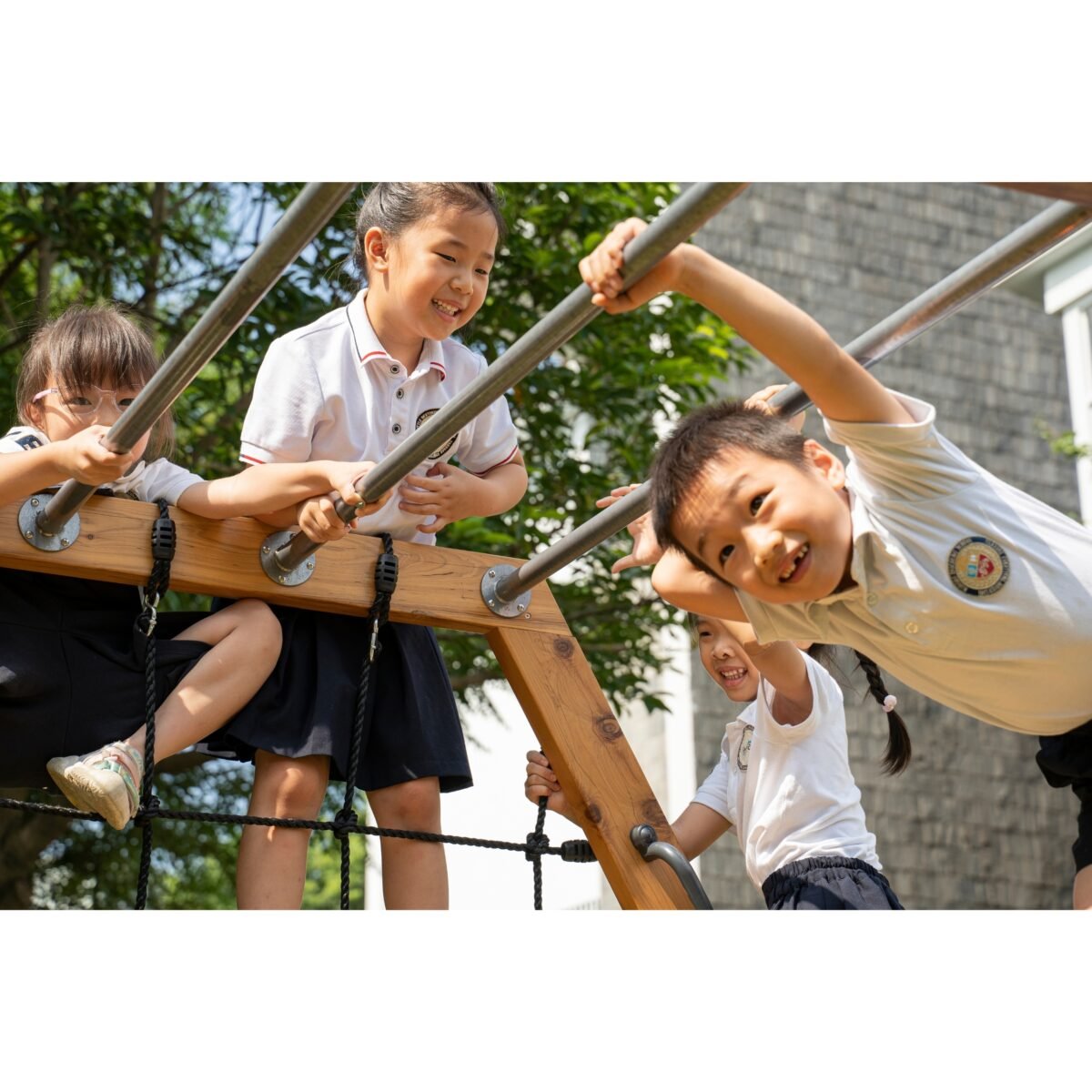 Šešiakampis medinis laipiojimo ir žaidimų kompleksas – Paveikslėlis 5