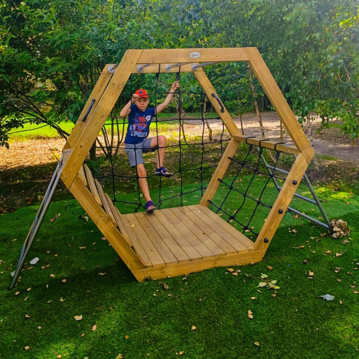 Šešiakampis medinis laipiojimo ir žaidimų kompleksas – Paveikslėlis 7