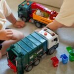 Šiukšliavežis su kranu ir rūšiavimo konteineriais, 1:10 mastelis – Paveikslėlis 5