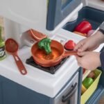 Šiuolaikinė virtuvėlė vaikams su garsais, šviesomis ir priedais