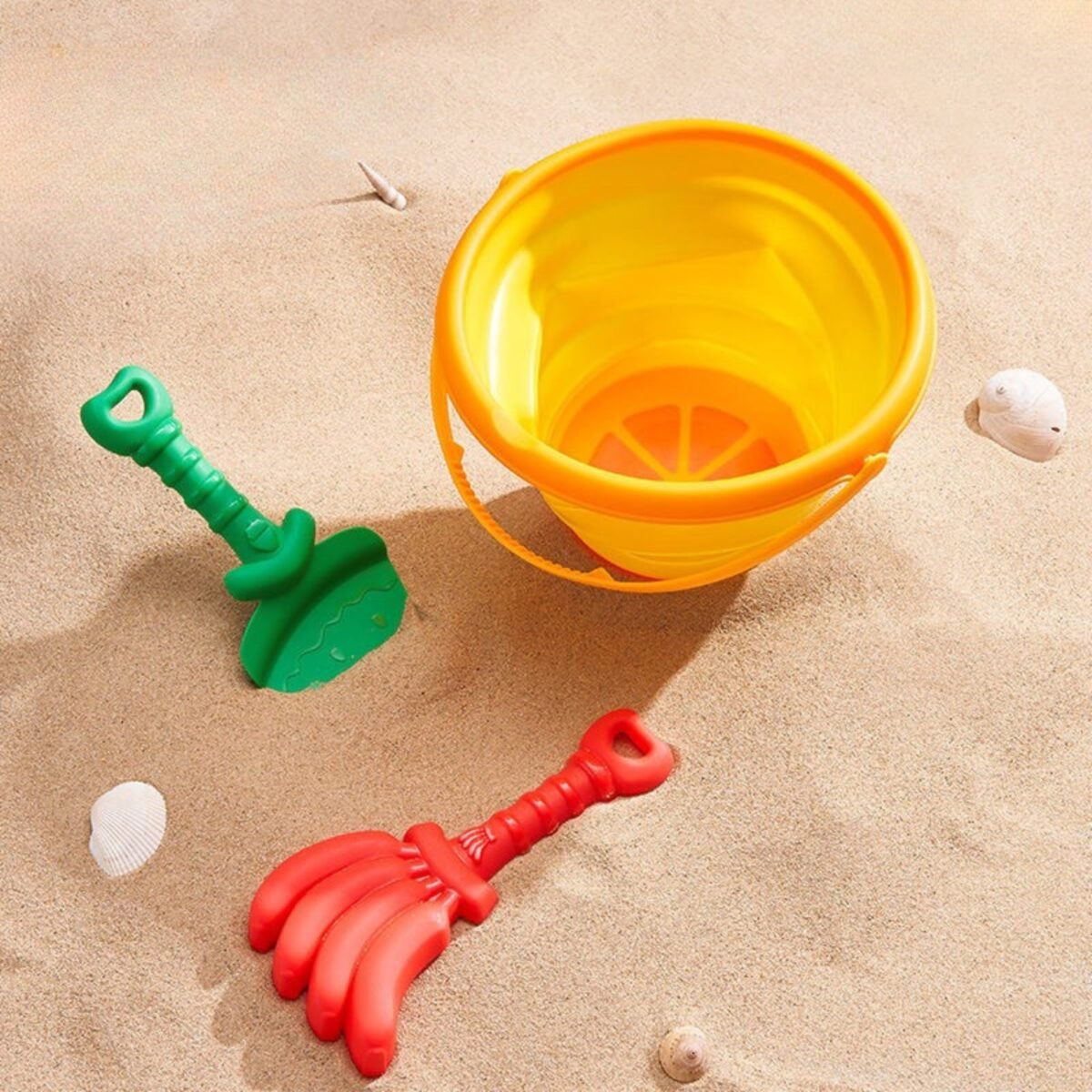 Smėlio rinkinys su sulankstomu kibirėliu ir tropinių vaisių motyvais – Paveikslėlis 2