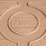 Smėlio stalas su dangčiu, automobilių trasa ir priedais – Paveikslėlis 14