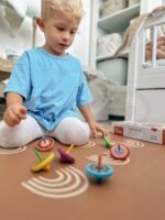 Spalvotas medinis vilkelis – Paveikslėlis 4